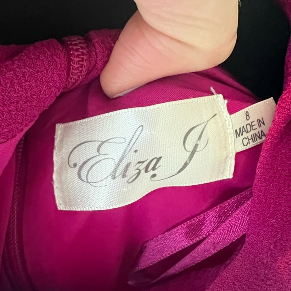 Purple/magenta shift dress with bow at neckline. - Picture 1 of 2